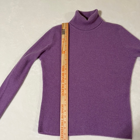 LORD & TAYLOR Womens Cashmere Turtleneck Sweater Lavender/Lilac Petite Med/Large - Picture 6 of 8